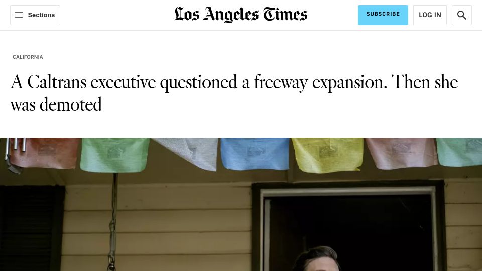Screenshot of latimes.com: Caltrans exec who protested a freeway expansion gets demoted