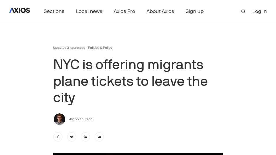 Screenshot of axios.com: NYC is offering migrants plane tickets to leave the city