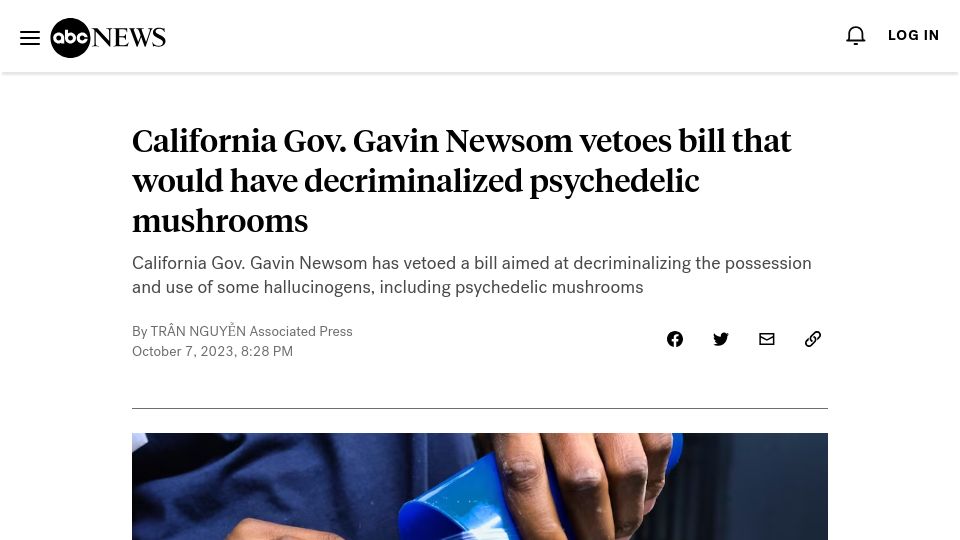 Screenshot of abcnews.go.com: CA Gov. Newsom vetoes bill that would have decriminalized psychedelic mushrooms