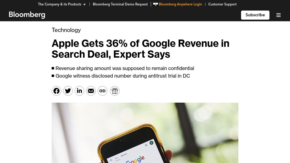 Screenshot of bloomberg.com: Google pays Apple 36% of the revenue it earns from searches in Safari