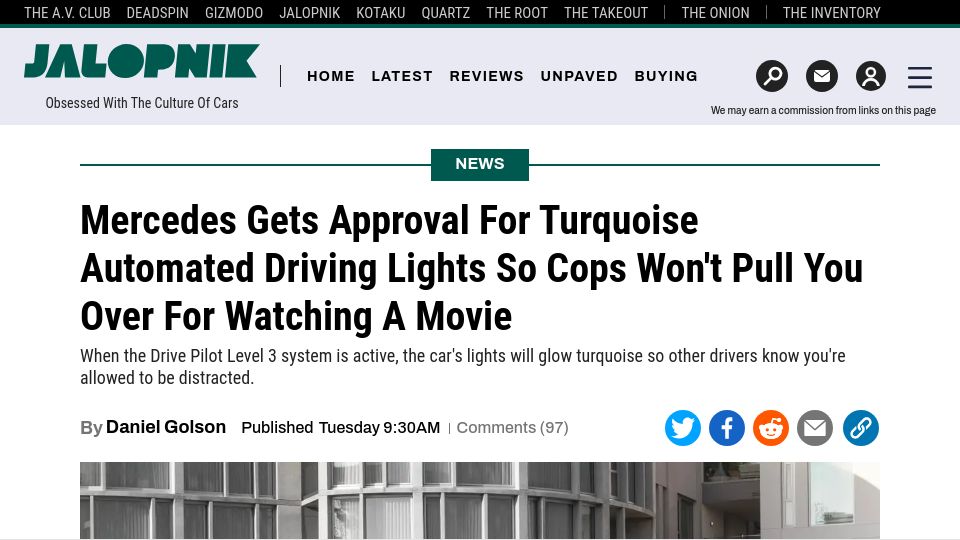 Screenshot of jalopnik.com: Mercedes gets approval for turquoise automated driving lights