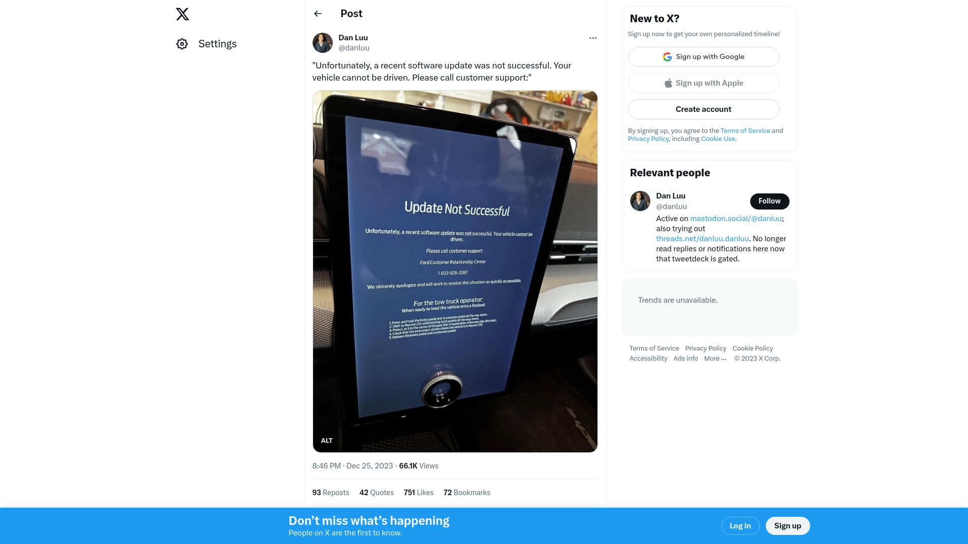 Screenshot of twitter.com: A recent software update was not successful. Your vehicle cannot be driven