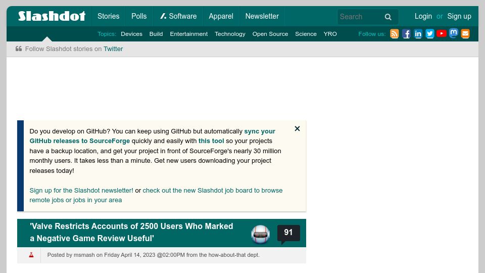 Screenshot of tech.slashdot.org: Valve Restricts Accounts of 2500 Users Who Marked a Negative Game Review Useful