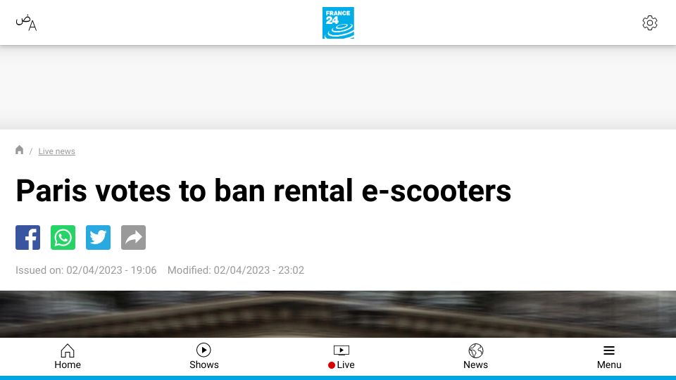 Screenshot of france24.com: Paris votes to ban rental e-scooters