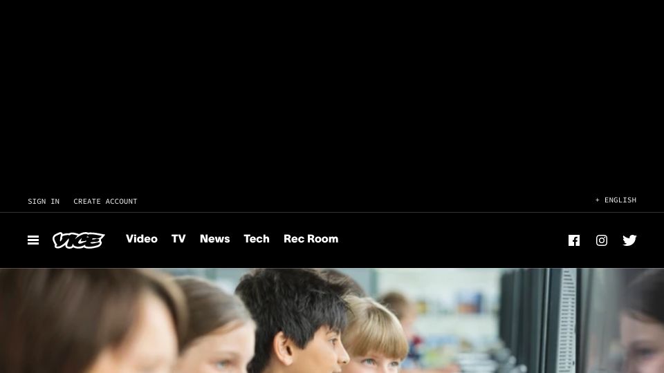 Screenshot of vice.com: Kids trying to play video games on school laptops