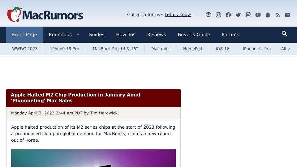 Screenshot of macrumors.com: Apple halted M2 chip production in January amid 'plummeting' Mac sales