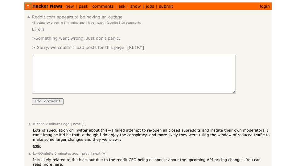 Screenshot of Hacker News post: Reddit.com appears to be having an outage