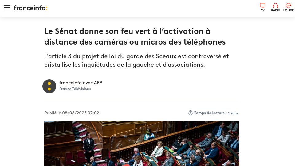 Screenshot of francetvinfo.fr: France legalizes remote camera and microphone activation in smartphones