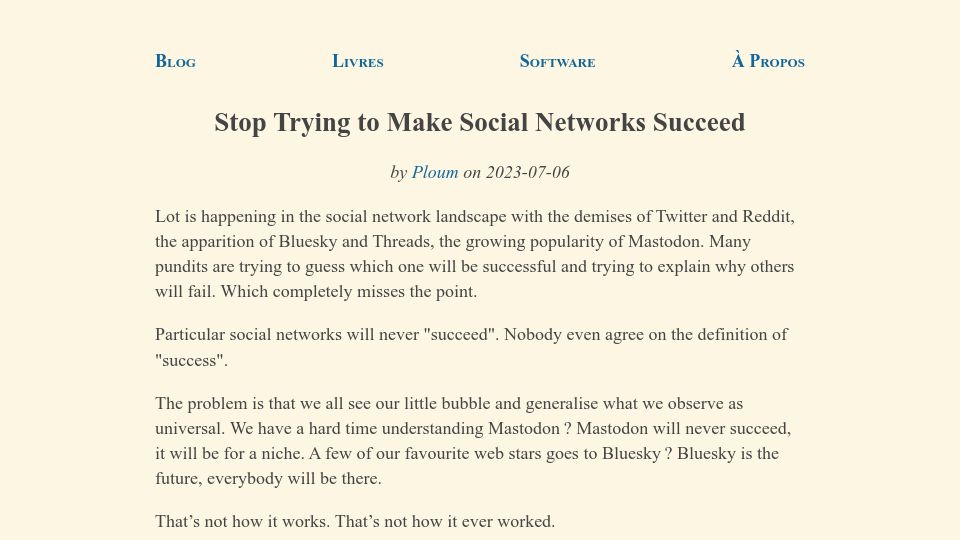 Screenshot of ploum.net: Stop trying to make social networks succeed