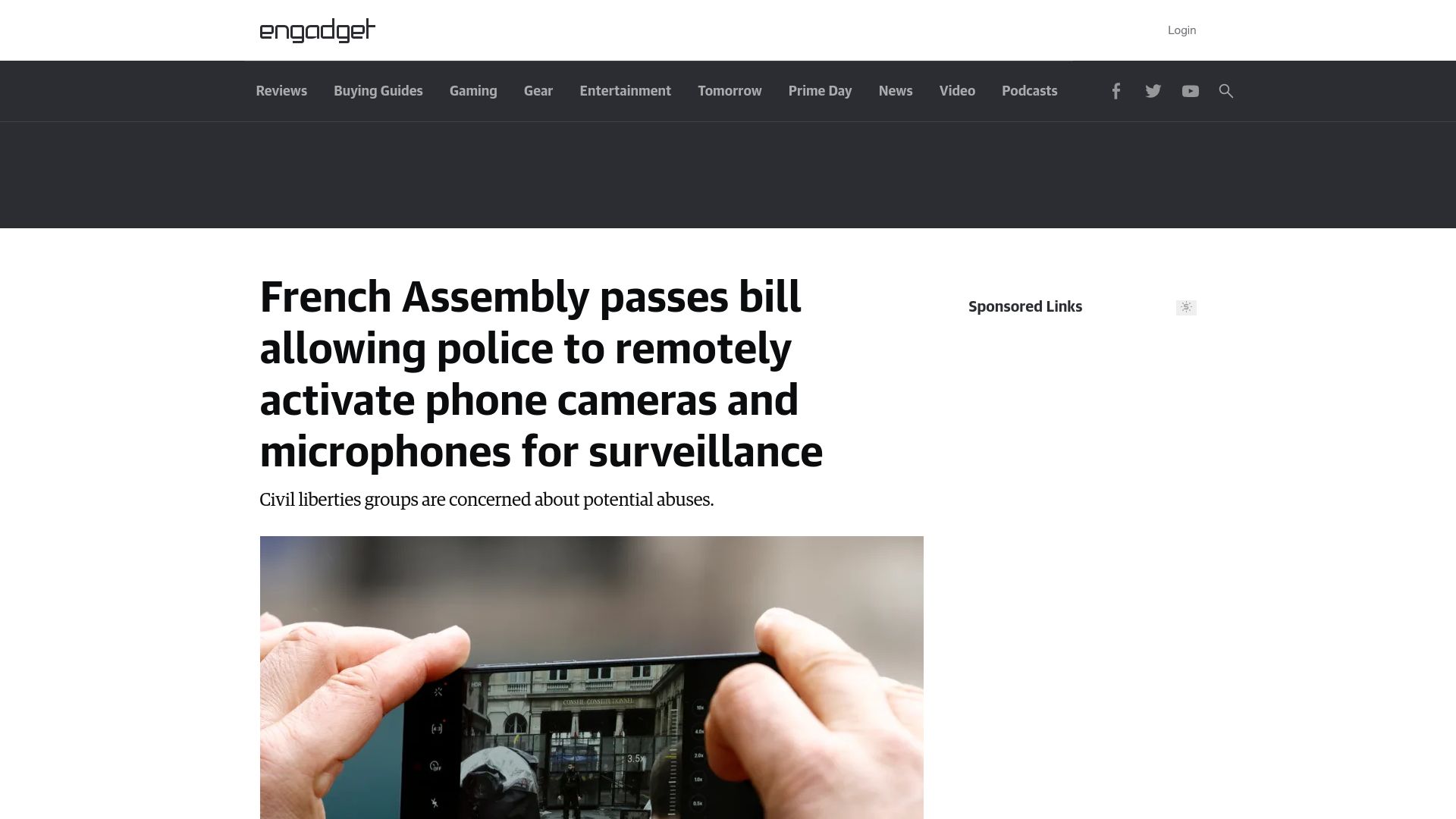 Screenshot of engadget.com: French Assembly to allow remote police surveillance via phone cameras and mics