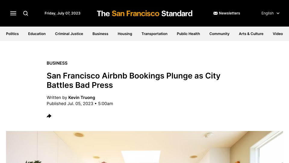 Screenshot of sfstandard.com: San Francisco Airbnb Bookings Plunge as City Battles Bad Press