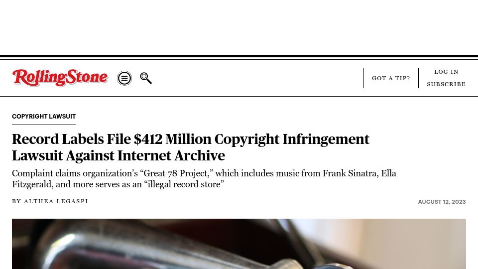 Screenshot of rollingstone.com: Record Labels File $412M Copyright Infringement Lawsuit Against Internet Archive