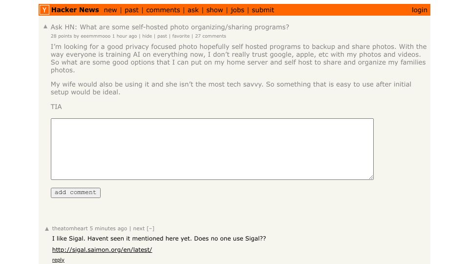 Screenshot of Hacker News post: Ask HN: What are some self-hosted photo organizing/sharing programs?