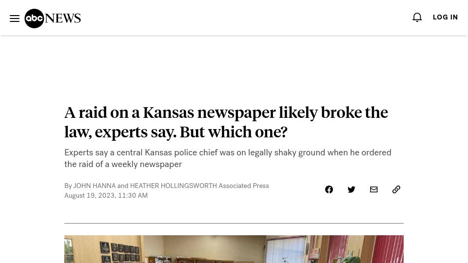 Screenshot of abcnews.go.com: A raid on a Kansas newspaper likely broke the law, experts say. But which one?