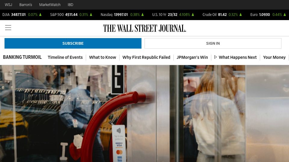 Screenshot of wsj.com: Visa, Mastercard Prepare to Raise Credit-Card Fees