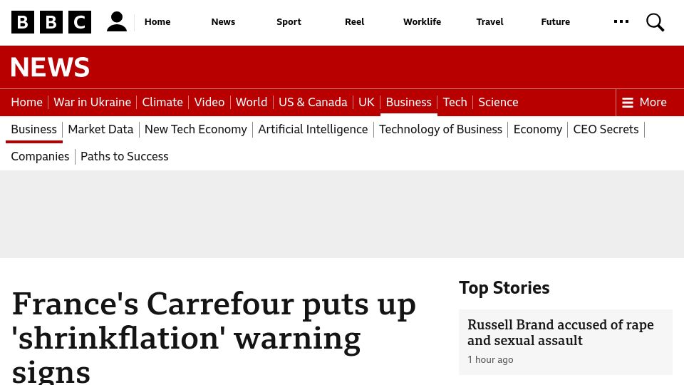 Screenshot of bbc.co.uk: French supermarket Carrefour puts up 'shrinkflation' warning signs
