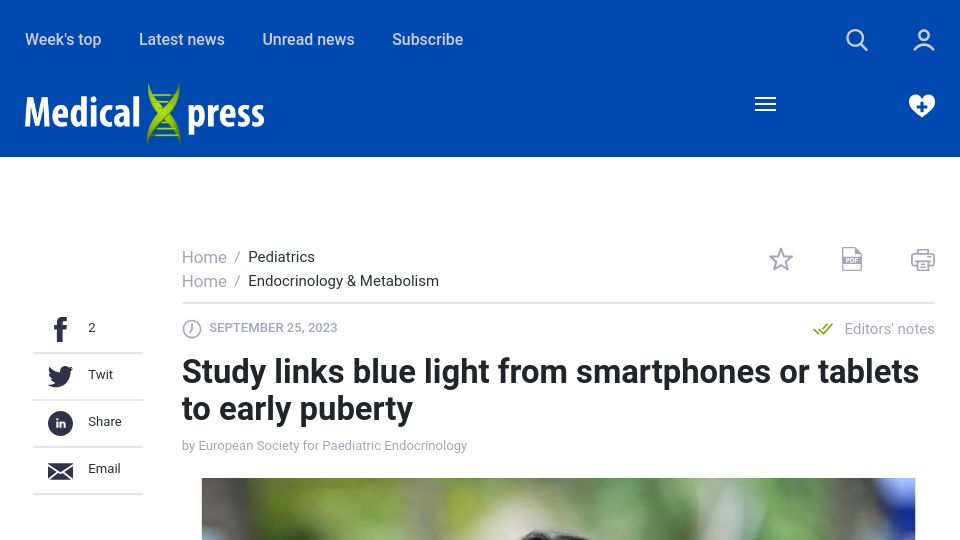 Screenshot of medicalxpress.com: Study links blue light from smartphones or tablets to early puberty