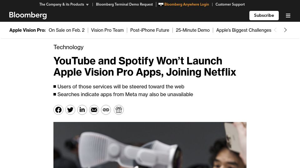 Screenshot of bloomberg.com: YouTube and Spotify won't launch Apple Vision Pro apps, joining Netflix