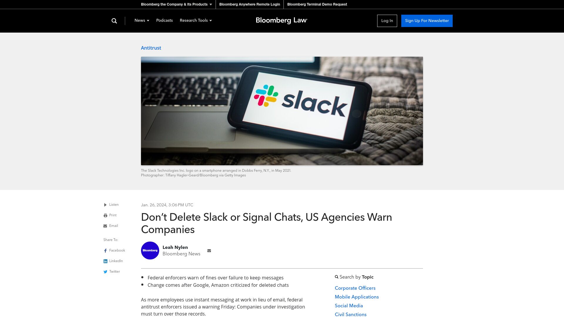 Screenshot of news.bloomberglaw.com: US agencies warn companies: Don’t delete Slack or Signal chats