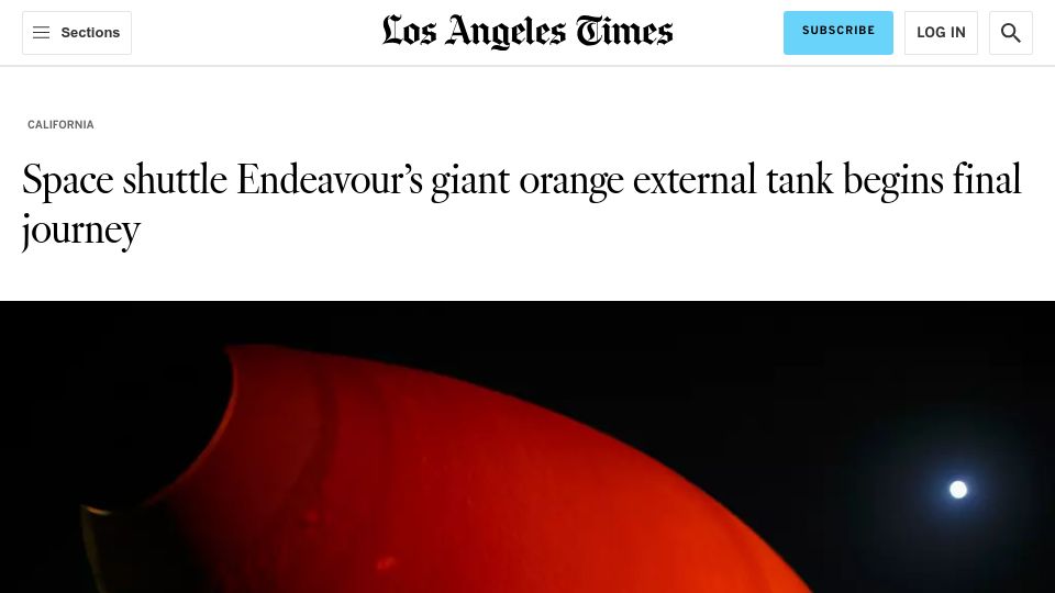 Screenshot of latimes.com: Space shuttle Endeavour's giant orange external tank begins final journey