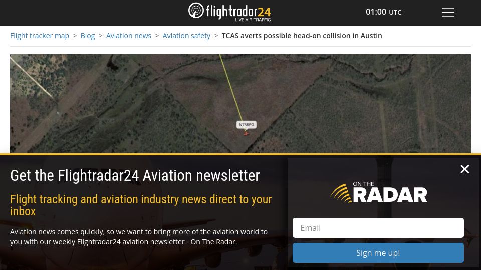 Screenshot of flightradar24.com: TCAS averts possible head-on collision in Austin