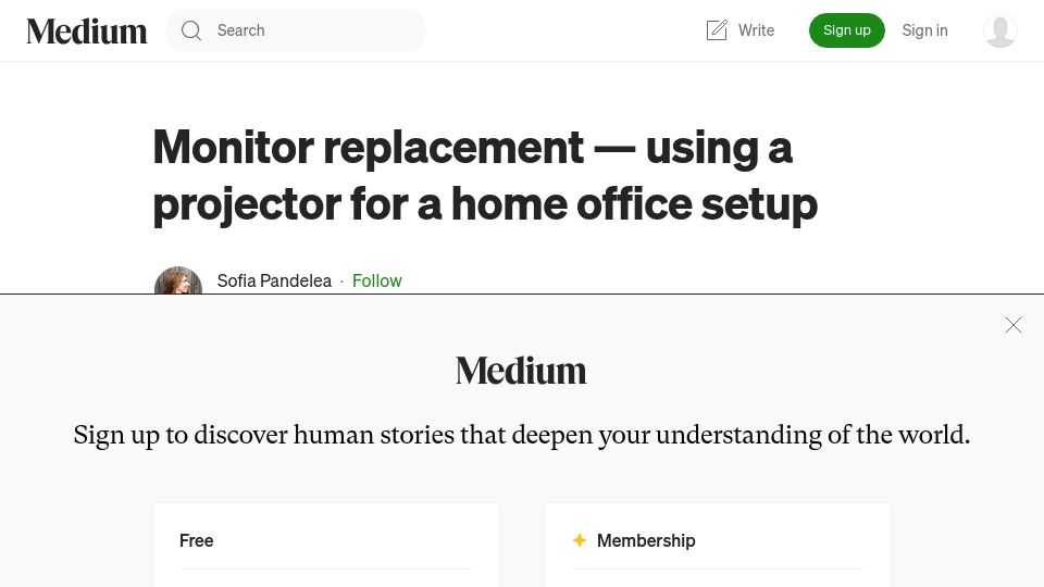 Screenshot of sofiapandelea.medium.com: Monitor replacement – using a projector for a home office setup