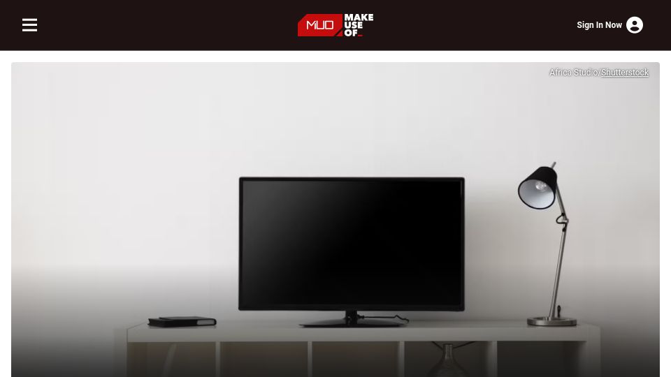Screenshot of makeuseof.com: Dumb TVs deserve a comeback