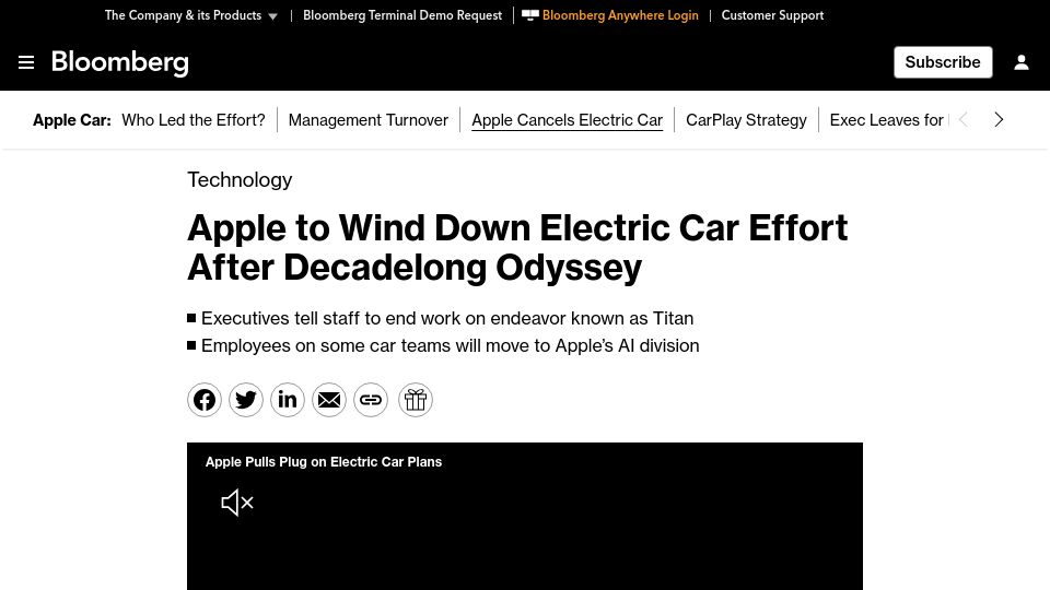 Screenshot of bloomberg.com: Apple to wind down electric car effort after decadelong odyssey
