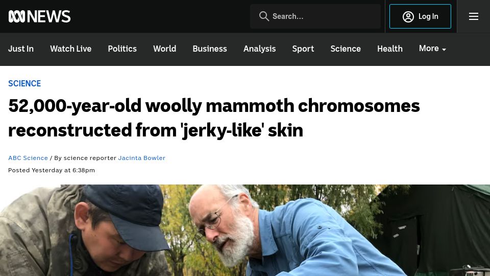 Screenshot of abc.net.au: 52,000-year-old woolly mammoth chromosomes reconstructed from 'jerky-like' skin