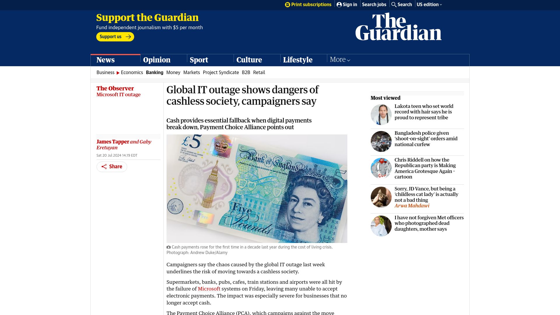Screenshot of theguardian.com: Global IT outage shows dangers of cashless society, campaigners say