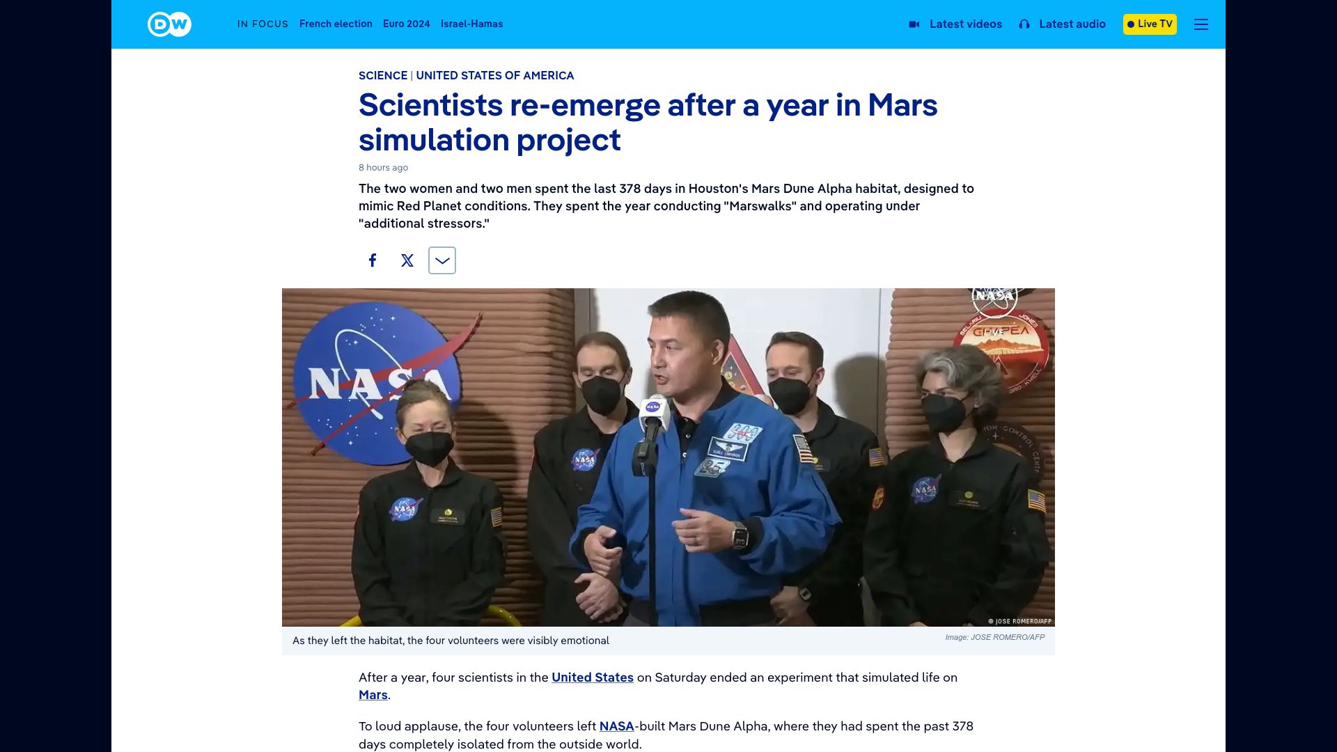 Screenshot of dw.com: Scientists re-emerge after a year in Mars simulation project