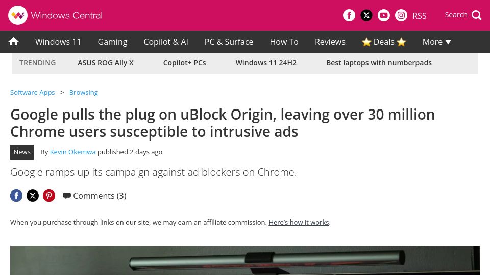 Screenshot of windowscentral.com: Google pulls the plug on uBlock Origin, leaving over 30M Chrome users sus