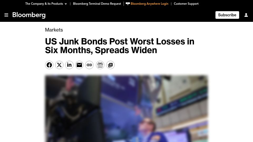 Screenshot of bloomberg.com: US Junk Bonds Post Worst Losses in Six Months, Spreads Widen