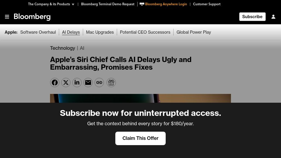 Screenshot of bloomberg.com: Apple's Siri Chief Calls AI Delays Ugly and Embarrassing, Promises Fixes