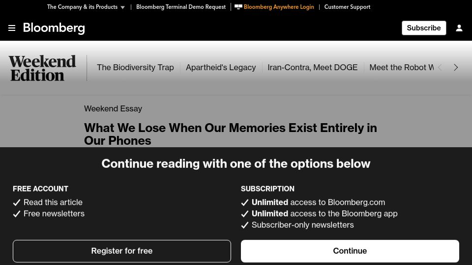 Screenshot of bloomberg.com: What We Lose When Our Memories Exist in Our Phones