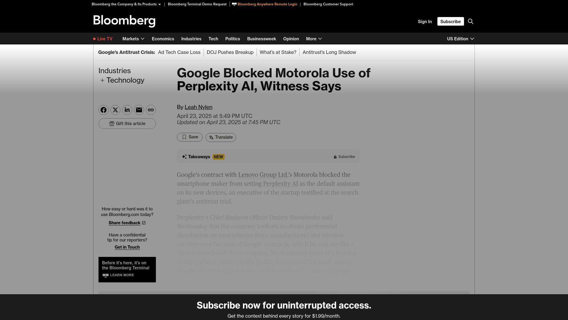 Screenshot of bloomberg.com: Google contract prevented Motorola from setting Perplexity as default assistant