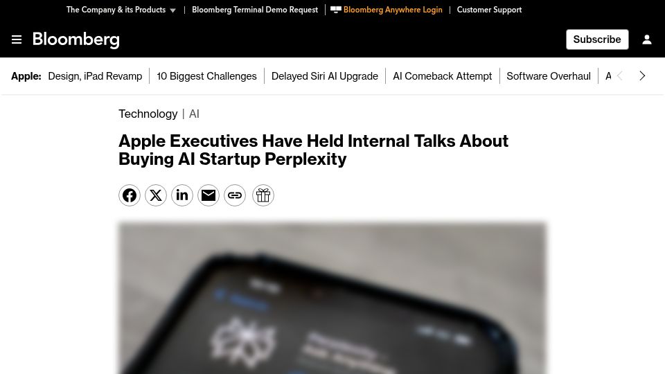 Screenshot of bloomberg.com: Apple Executives Have Held Internal Talks About Buying AI Startup Perplexity