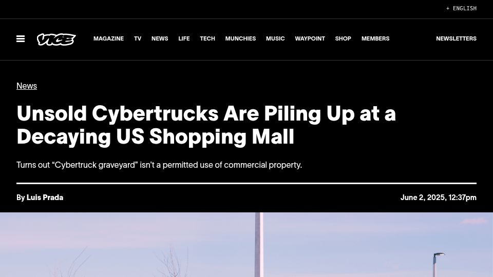 Screenshot of vice.com: Unsold Cybertrucks Are Piling Up at a Decaying US Shopping Mall