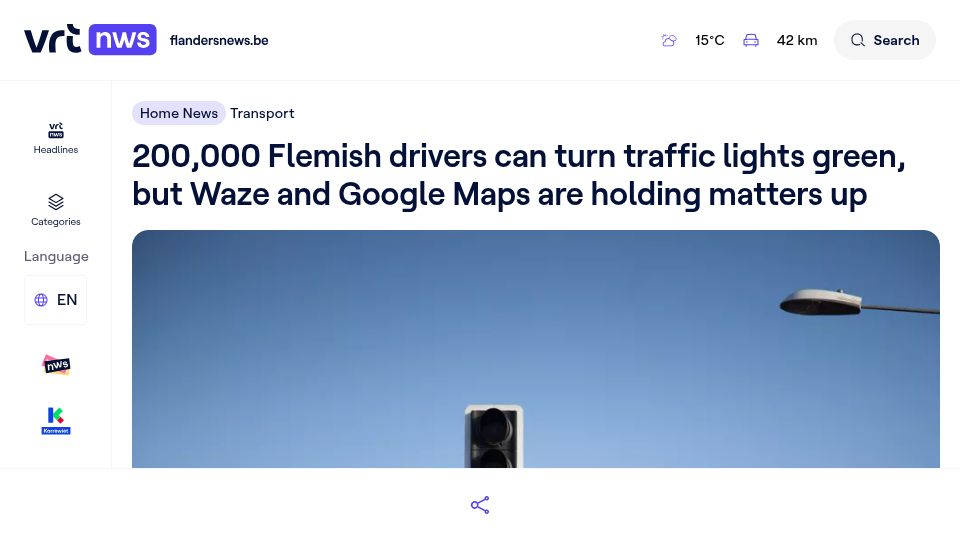 Screenshot of vrt.be: 200k Flemish drivers can turn traffic lights green