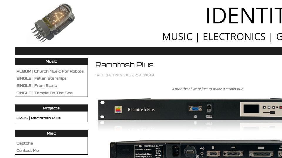 Screenshot of identity4.com: Racintosh Plus – Rackmount Mac Plus