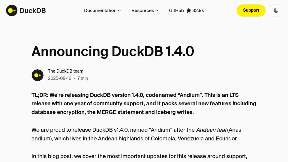 Screenshot of duckdb.org: DuckDB 1.4.0 LTS