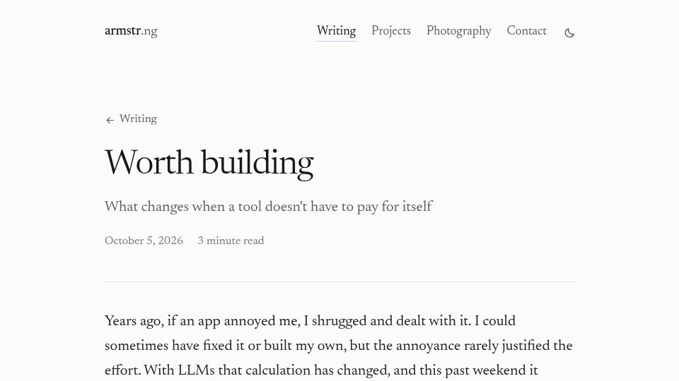 Screenshot of armstr.ng: Worth Building