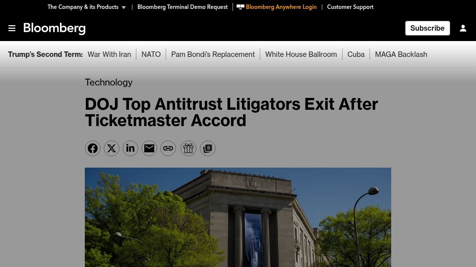 Screenshot of bloomberg.com: DOJ Top Antitrust Litigators Exit After Ticketmaster Accord