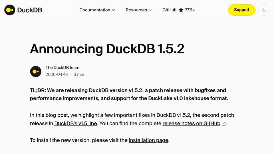 Screenshot of duckdb.org: DuckDB 1.5.2 – SQL database that runs on laptop, server, in the browser