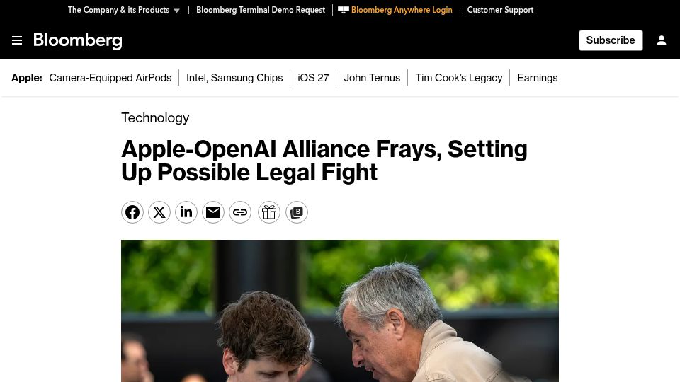 Screenshot of bloomberg.com: Apple-OpenAI Relationship Frays, Setting Up Possible Legal Fight