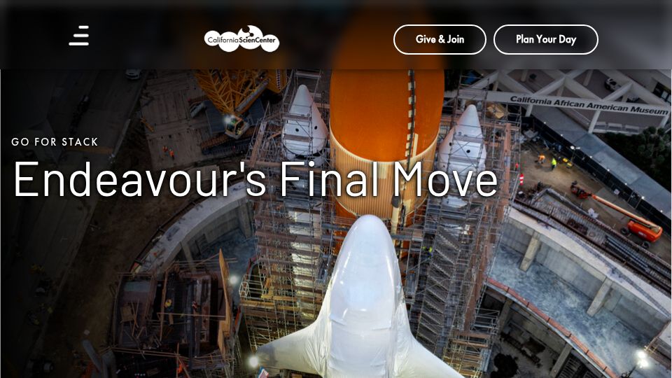 Screenshot of californiasciencecenter.org: Space Shuttle Endeavour's 20-story vertical display