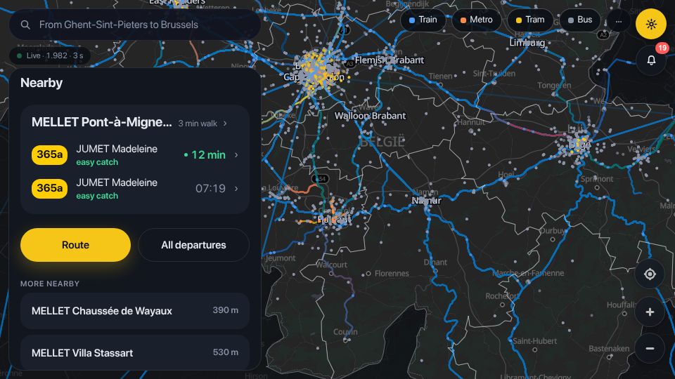 Screenshot of openbaarvervoerbelgie.be: Live map of public transport in Belgium